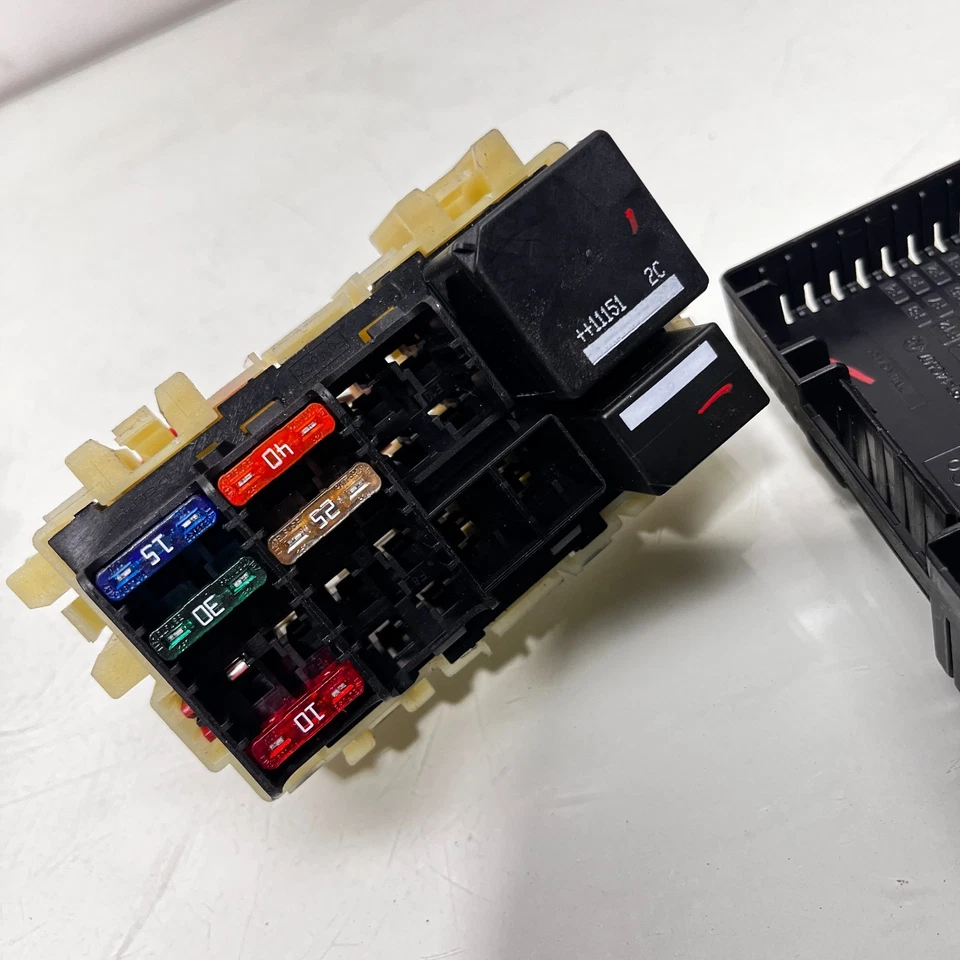 2010-2012 RANGE ROVER Rear Trunk Fuse Relay Holder Housing Box 6G9T14C507AB OEM - Image 3 of 4