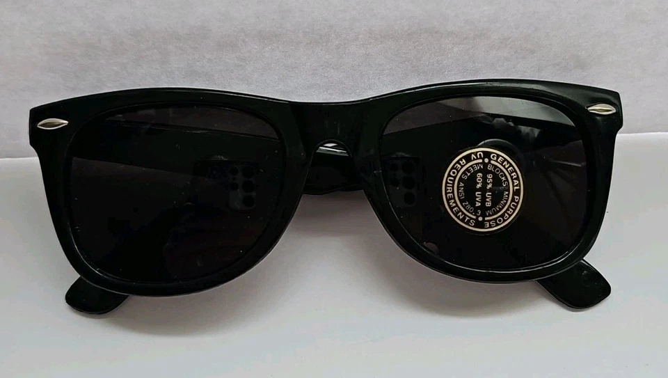 Gafas de sol negras retro clásicas estilo años 50 sin usar, en caja bloques UV Foto 4 de 4