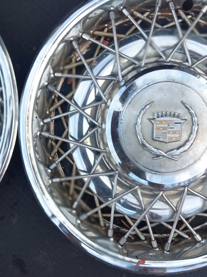 Set Of Four Cadillac Wire Spoke Hubcaps Wheel Covers Hub Caps Free Shipping - Image 2 of 4