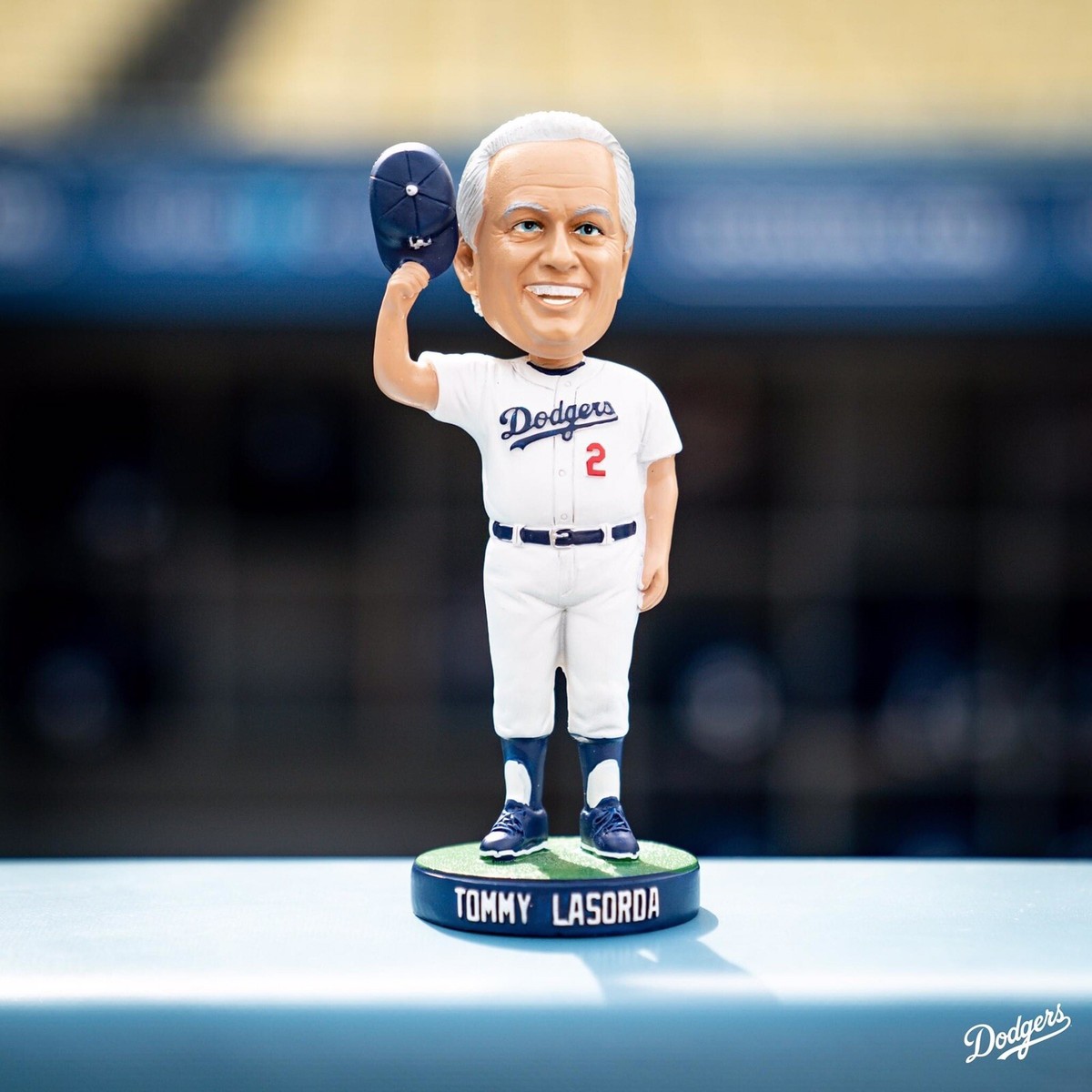 2021 LOS ANGELES DODGERS TOMMY LASORDA BOBBLEHEAD 9/13 SGA