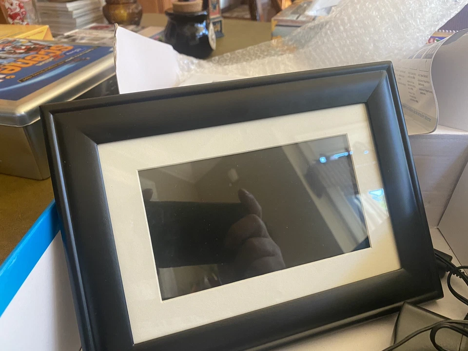 Pandigital 7" LCD Digital Picture Photo Black Expresso Frame  Extra Frame + Remo - Image 2 of 4