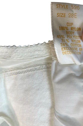 FIGURETTES vintage 1960's white lace bra - Sz 28E- Adjustable-Made In USA - Picture 5 of 10