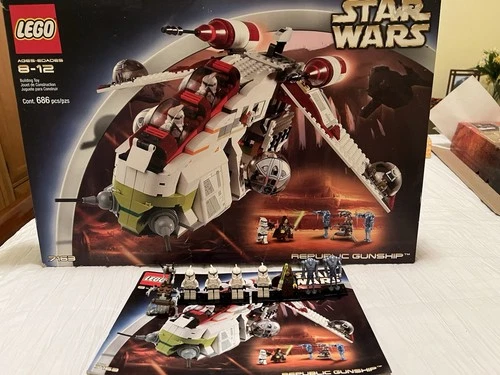 LEGO 7163 Republic Gunship w/ Jedi Bob Star Wars w/BOX & NO RESERVE