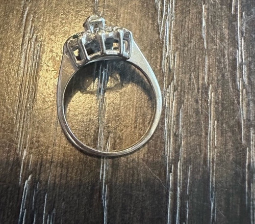 14k White Gold Emerald Diamond Cluster Ring Size 6.25 - Picture 3 of 6