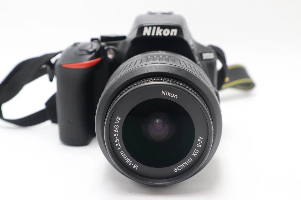 Nikon D5500 DSLR Camera 24.2MP with 18-55mm, Shutter Count 1983, VG. REFURBISHED - image 2 of 4
