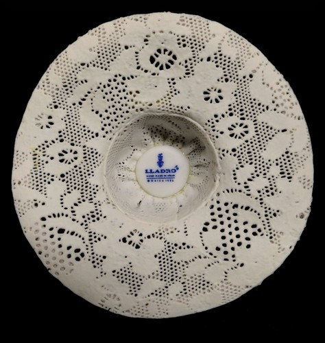 Sombrero de porcelana de encaje serie LLADRO Capricho:: lavanda y blanco + lazo de cinta de lavanda - Imagen 3 de 4