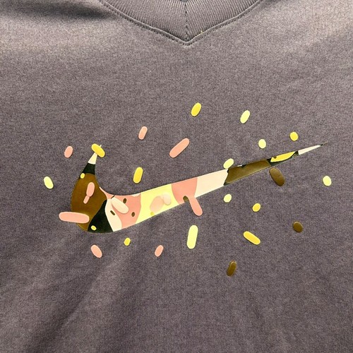 Nike Dri-Fit Girls JR V-Neck Graphic T-Shirt Medium Purple Swoosh Camo Sprinkles - Picture 7 of 10