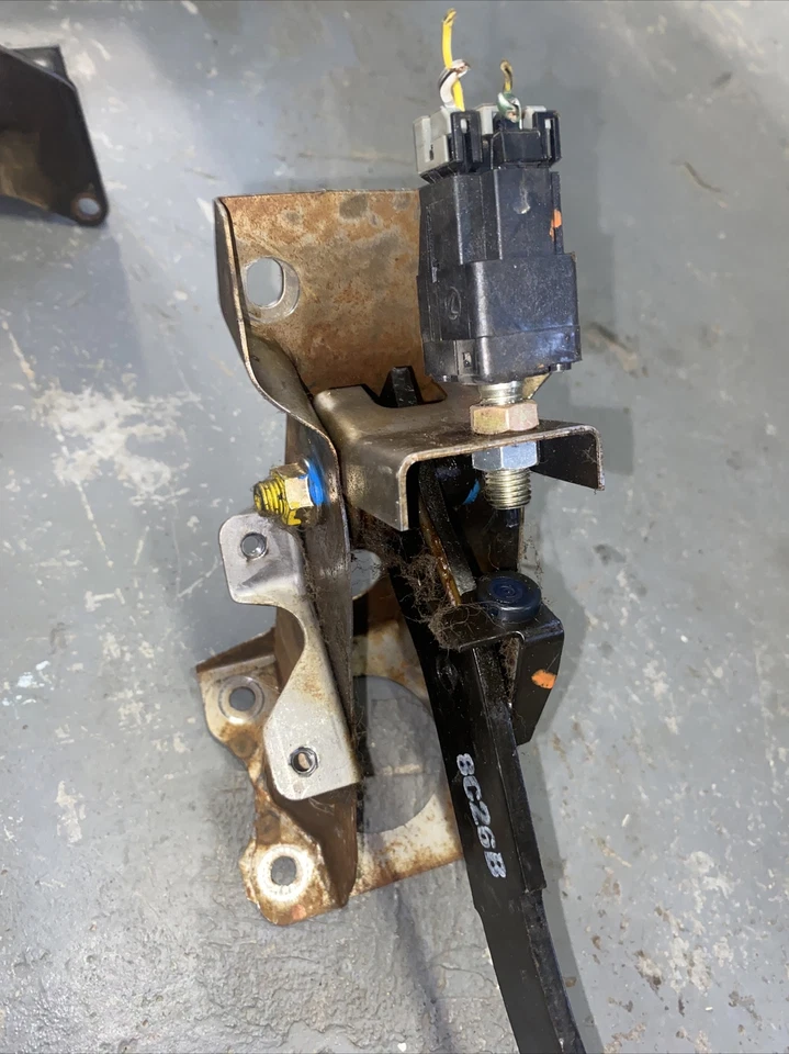 OEM 1993-1997 Subaru Impreza Brake Pedal Stop 93-97 - Image 2 of 4