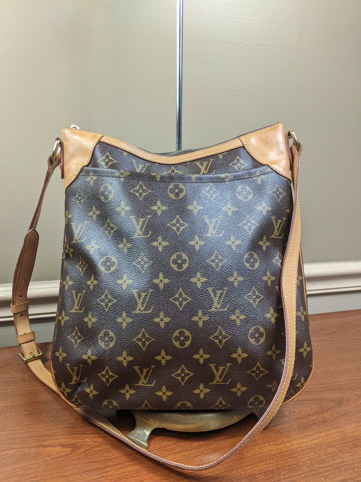 louis vuitton crossbody odeon mm