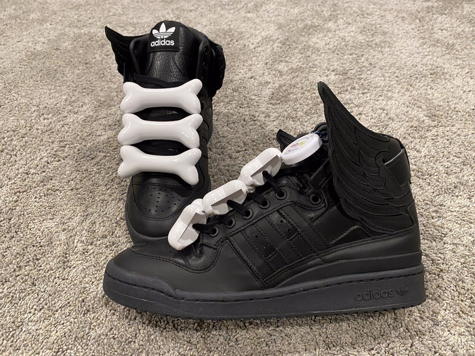 una vez cliente otoño Adidas Jeremy Scott, solo 6 huesos blancos, zapatos no incluidos. | eBay