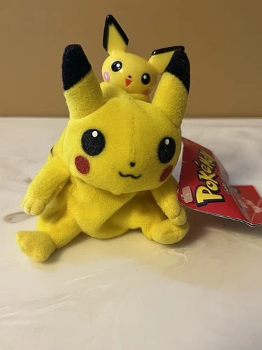 Vintage Hasbro Pokemon Treat Keepers PIKACHU #25 Plush Toy with Tag ( no candy)
