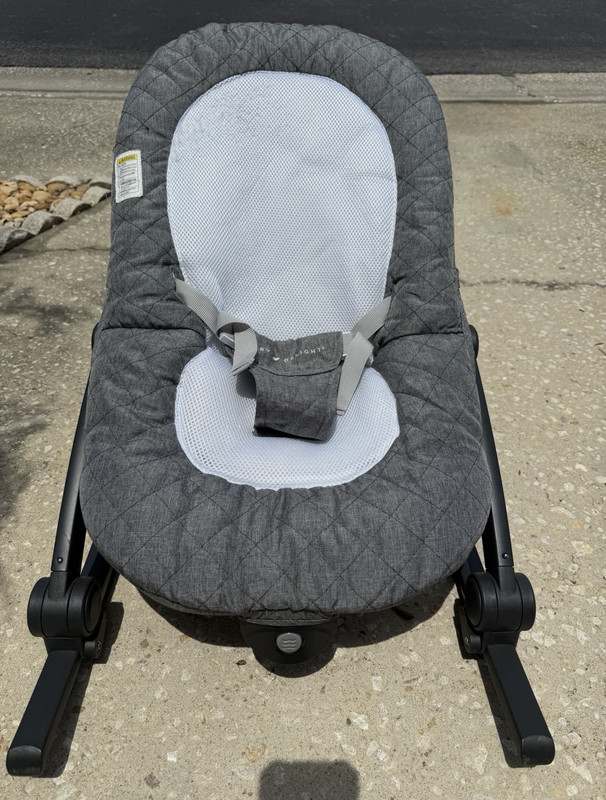 BabyBjörn Bouncer Bliss Portable Baby Bouncer, Washable Cover, Gray/White