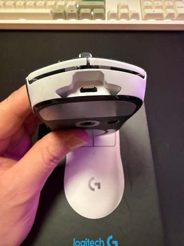 Logitech PRO X SUPERLIGHT Wireless Gaming Mouse - White - 第 5/5 張圖片