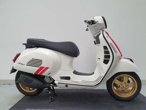 VESPA GTS 300 SUPER RACING SIXTIES HPE 2021 ABS WHITE \u0026 RED | eBay