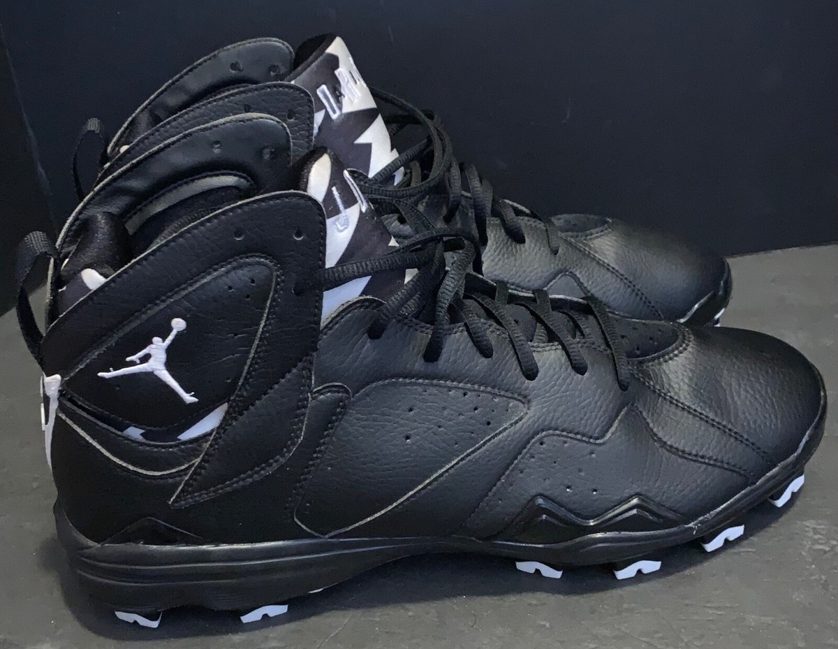 Men Nike Air Jordan 7 MCS Molded Cleats Metallic Black Baseball Cleats Amazon.com | Nike Jordan 1 Retro MCS Low Men main image 4