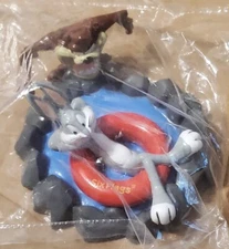 1997 Warner Bros Six Flags Buggs Bunny & Tasmanian Devil Taz Toy Tube Float New