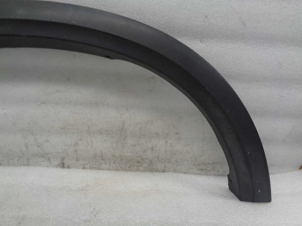 Moldura de arco de rueda de pasajero trasero derecho Volvo XC90 2003-2012 OEM AK230163 Foto 3 de 4