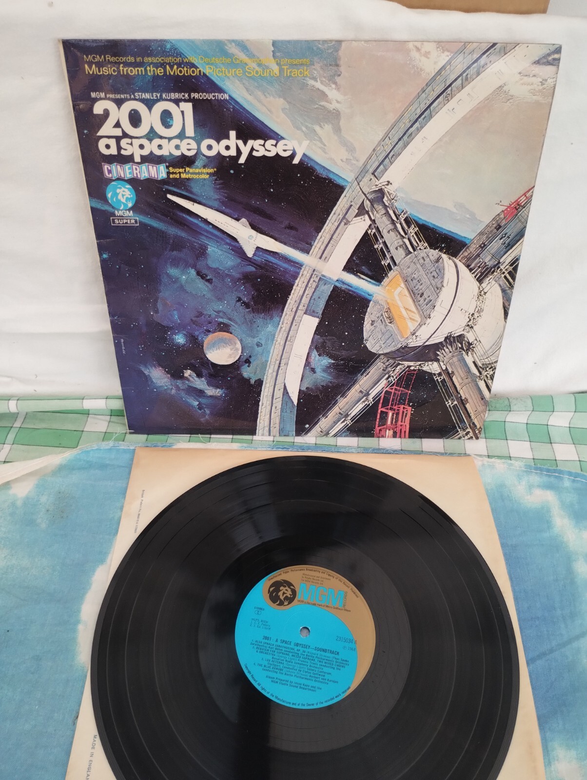 Various - 2001 - A Space Odyssey LP, Album, Comp, RE MGM Records 2315 034 UK