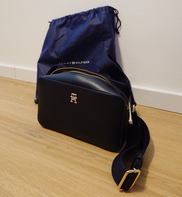 Tommy Hilfiger Damen Leder Crossbody Umhängetasche mit Staubbeutel