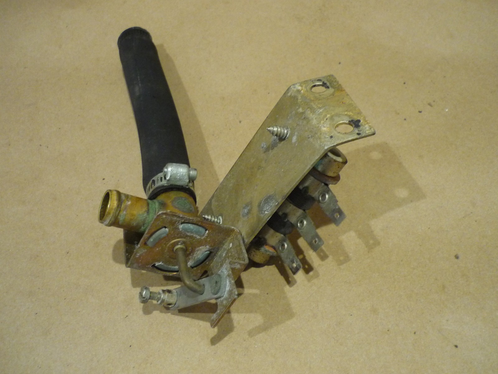 Ferrari 208,288,308,400,512  - Heater Valve Original OEM  P/N 110066