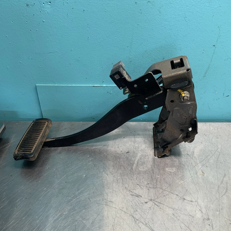 2008 HYUNDAI SONATA DRIVER Brake Stop 踏板组件 原始设备制造商 — 第 4/4 张图片