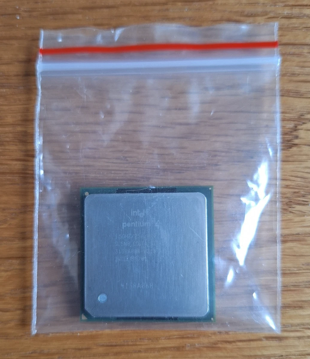 Processeur CPU Intel Pentium 4 1.6 SL5UL Socket 423 SKT