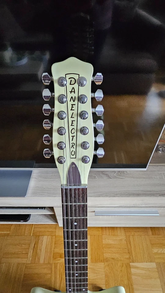 Danelectro 59 Vintage 12 String E-Gitarre weiß - Bild 3 von 4