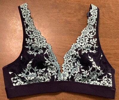 Wacoal Embrace Lace Wire Free Soft Cup Bra Bralette 852191 Size 32 Navy