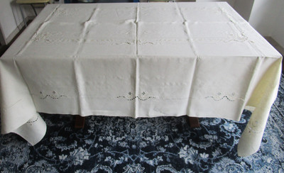 Vintage Madeira Style Linen Tablecloth with Embroidered Cutwork 72 x 103