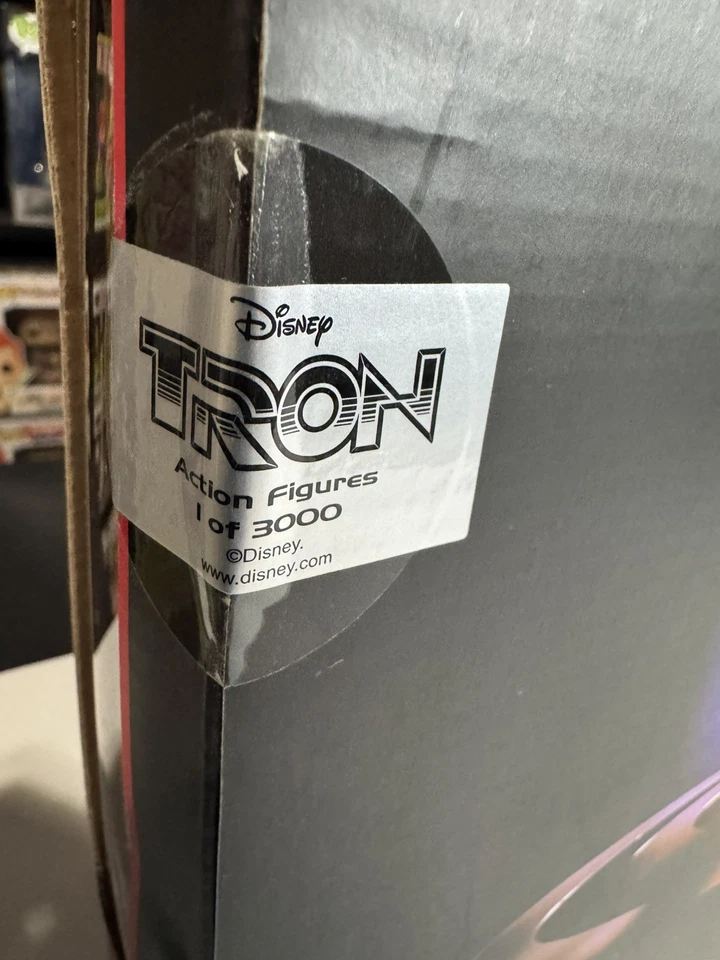 Tron Ares: EDICIÓN LIMITADA GITD Tron Flynn Sark 3 Pk 40th SDCC 2021 3000 piezas Foto 2 de 4