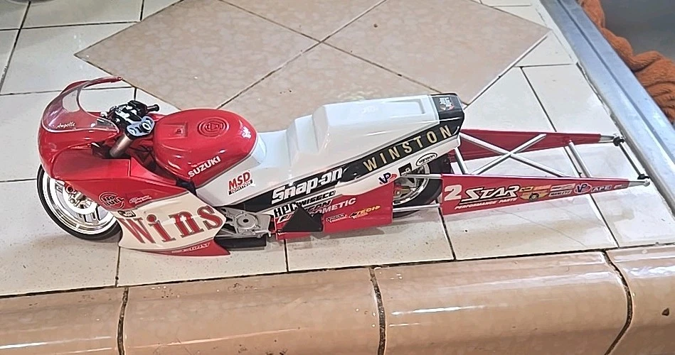 送料無料＞ NHRA Pro Stock Motorcycle 1:9 完成品 1:9 Scale NHRA Pro