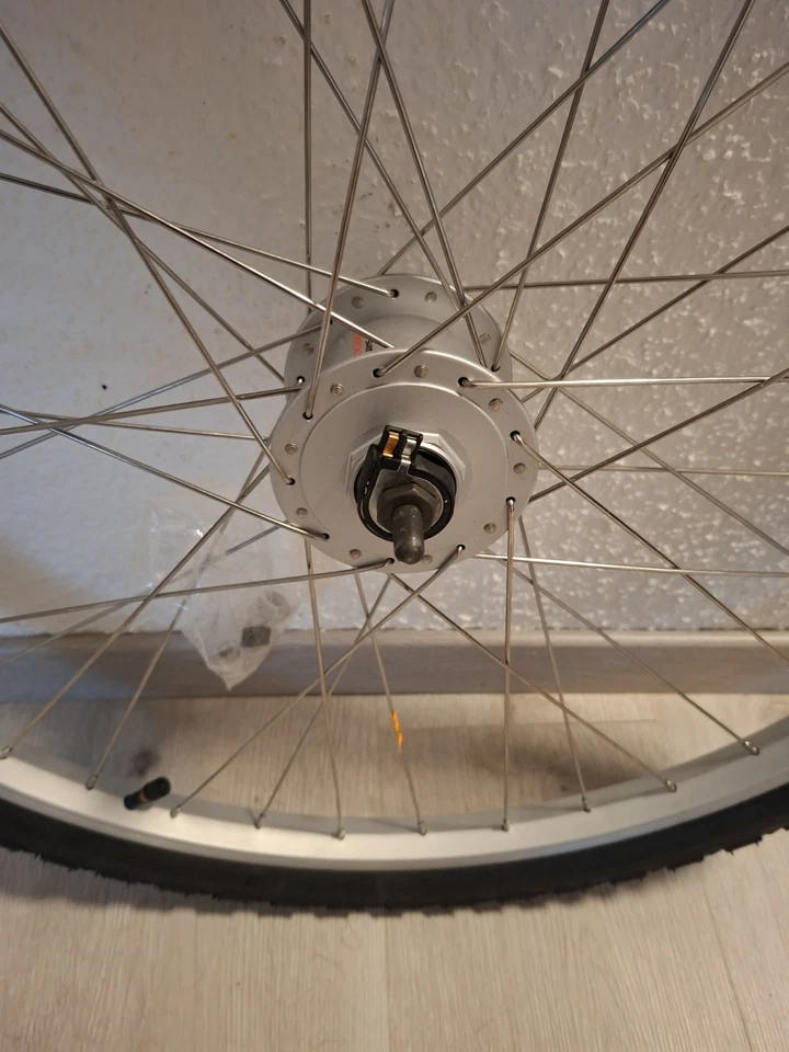 26 Zoll Komplett Vorderlaufrad 559 x 19C Silber mit Nabendynamo Neu!!!! - Bild 2 von 4