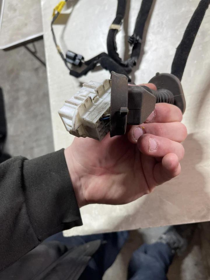 Telar de cableado de puerta delantera lateral KIA Rio MK2 2008 1,4 gasolina 91600-1G272-F Foto 3 de 4