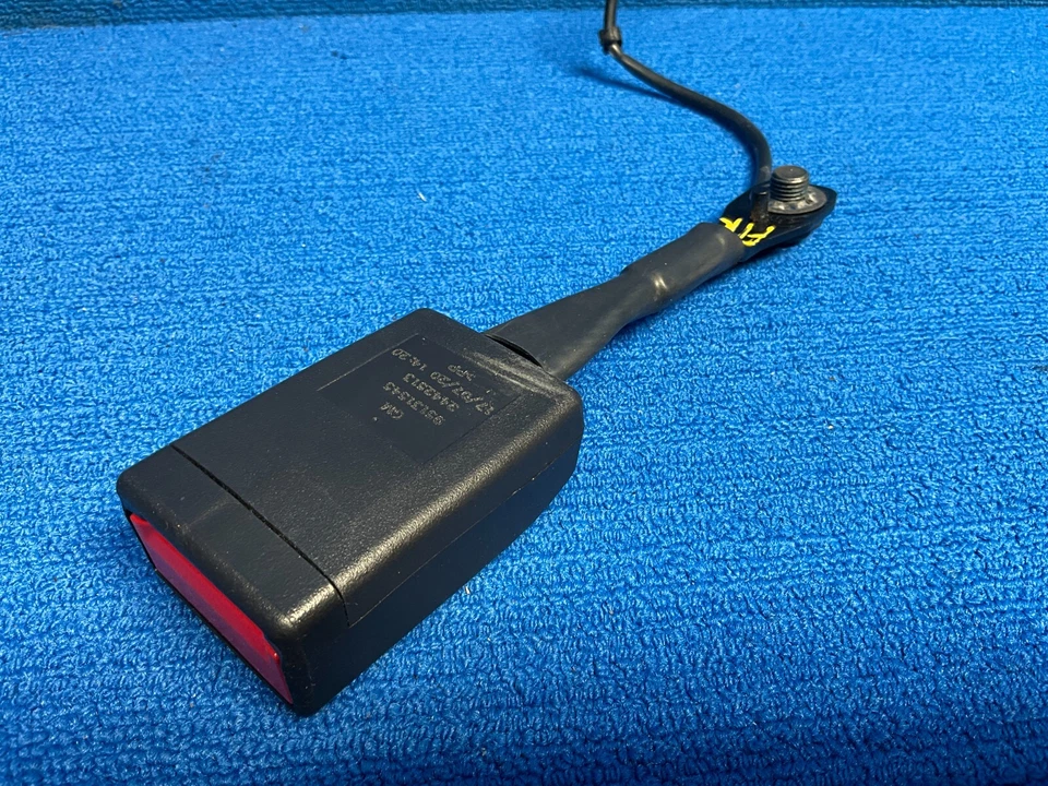 Chevrolet Trax 2015-2019 cinturón de seguridad pasajero delantero derecho clip hebilla de cierre OEM Foto 4 de 4