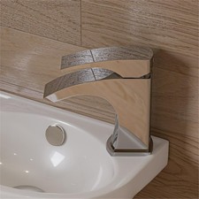 Pemberly Row Contemporary Polished Chrome Single Lever Bathroom Faucet
