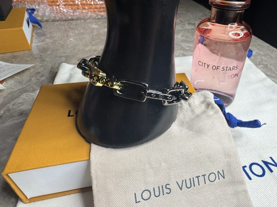 Pulsera Louis Vuitton Cadena Grabada Monograma Colores Negro/Dorado/Multicolor Foto 3 de 4