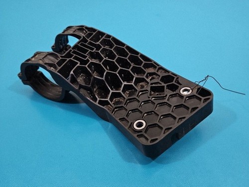 Fuel filter bracket