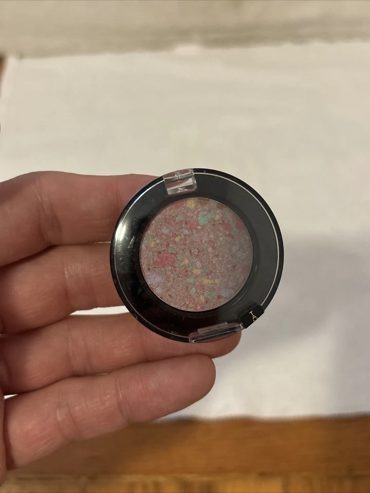Signature Club A, Multicolor Eyeshadow .14oz NWOB SEALED FREE SHIP - Image 2 of 4