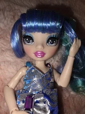 Rainbow High Jr High Holly De’Vious Posable Fashion Doll Special Edition