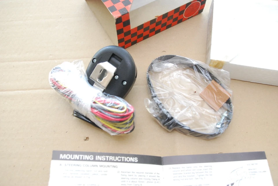 Voltímetro horizontal tablero coche clásico vintage 12V Toyota Mazda Datsun Mitsubishi Foto 3 de 4