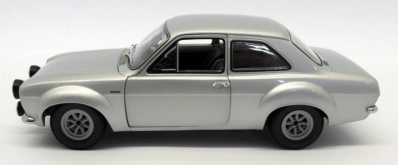 Minichamps 1/18 Scale - 180 688100 Ford Escort Mk1 RS 1600 AVO