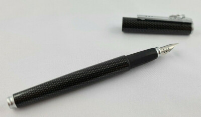 Füllhalter Füller Formel 1 Schwarz Carbon Diplomat M-Feder