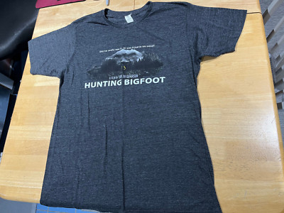 Hunting Big Foot a Movie by Taylor Guterson Graphics  BLACK Tshirt - Men's Sz XL