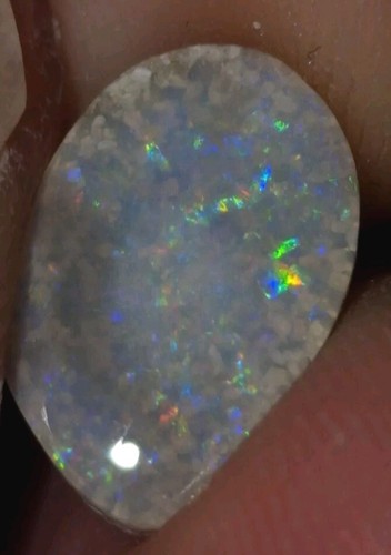 Opale Naturelle Australienne Mintabie Crystal - 1.0tcw, 12x7mm, Multicolore, Cabochon Translucide