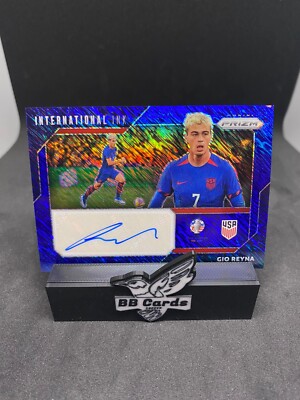 Panini Prizm Conmebol Copa America 2024 Giovanni Reyna Blue Shimmer Auto USA