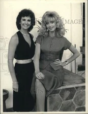 1982 Press Photo Actress Morgan Fairchild poses with another actress - nox59163