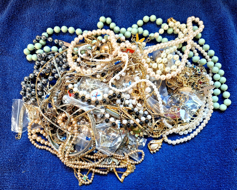 Bulk Lot Costume & Fashion Jewelry 2 Lbs of Vintage To Modern - Most Wearable