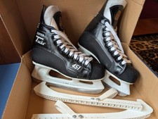 Mens Ice Hockey Skates, size 5, CCM Super Tacks SL-5000, black w/white