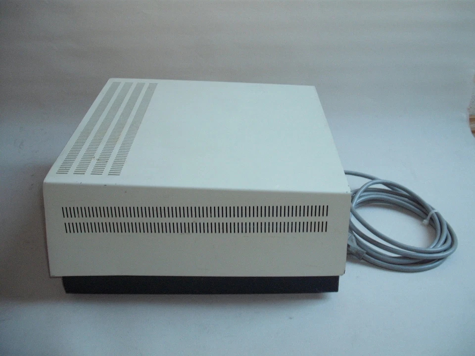 Commodore CBM 3040 Diskettenstation + IEEE-Datenkabel  /  Guter Zustand! - Bild 3 von 4