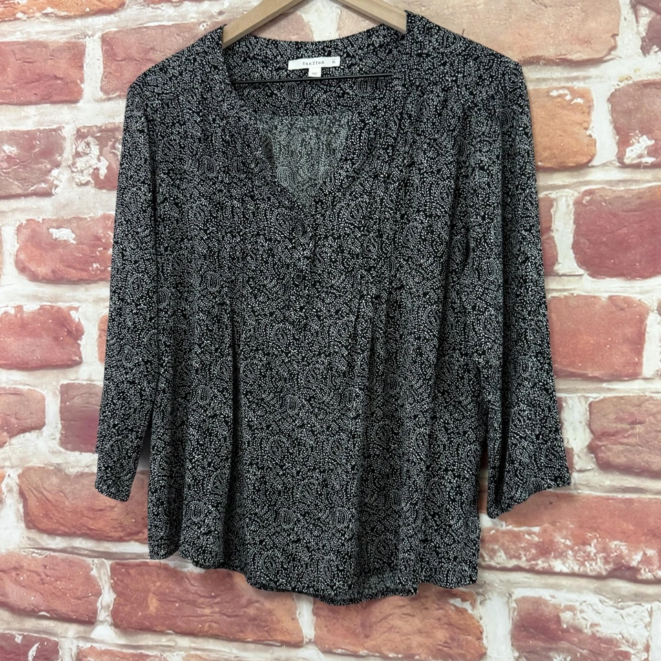 Camisa fun2fun feminina XL preta branca paisley manga 3/4 gola dividida blusa boho - Imagem 3 de 4